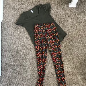 LuLaRoe CLASSIC T and One Size Leggings